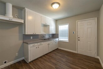 4645 Buffalo Ave in Beaumont, TX - Foto de edificio - Building Photo