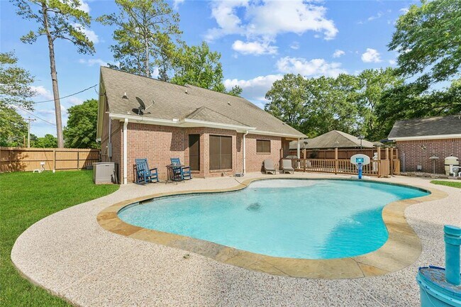 893 County Rd 2267 in Cleveland, TX - Building Photo - Building Photo