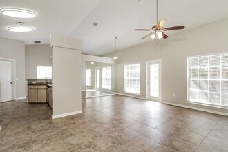 10244 Rainbow Oaks Dr, Unit 303 in Hudson, FL - Building Photo - Building Photo