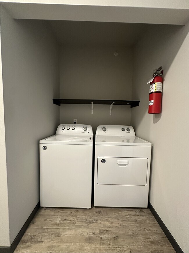 950 Commercial St, Unit 204 in Lisbon, IA - Building Photo - Building Photo