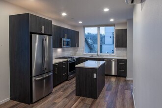 5452 Delridge Wy SW in Seattle, WA - Building Photo - Building Photo