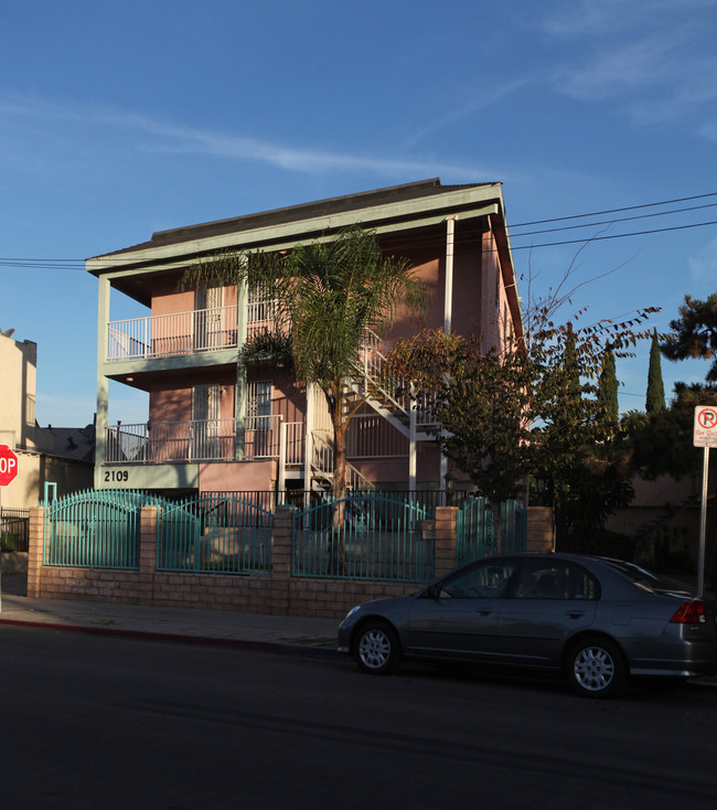 2109 Manitou Ave in Los Angeles, CA - Building Photo - Building Photo