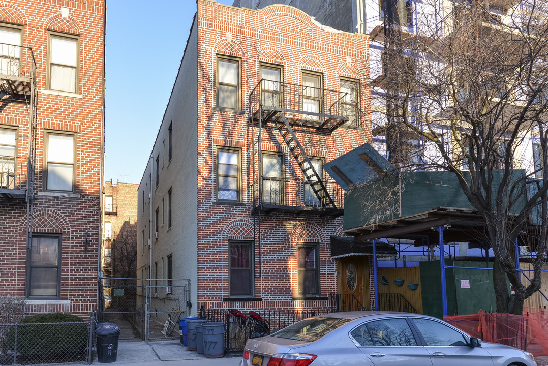 777 E 9th St in Brooklyn, NY - Building Photo