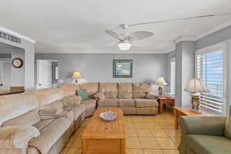 8743 Thomas Dr in Panama City Beach, FL - Building Photo - Building Photo