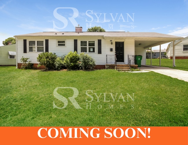 property at 2918 Bellaire Dr