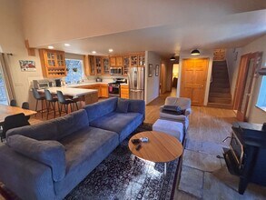 11756 St Bernard Dr in Truckee, CA - Building Photo - Building Photo