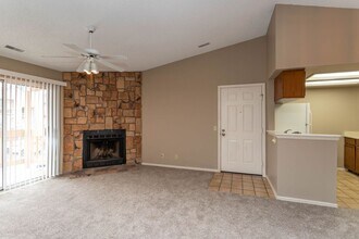 914 Tenderfoot Hill Rd in Colorado Springs, CO - Building Photo - Building Photo