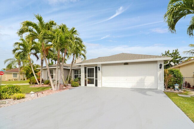 1600 Doral Dr in Greenacres, FL - Building Photo - Building Photo
