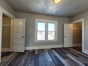 816 School Pl in Green Bay, WI - Foto de edificio - Building Photo