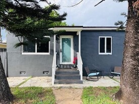 451 NW 82nd St in Miami, FL - Building Photo