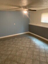 425 W Lawrence Ave-Unit -1 in Springfield, IL - Building Photo - Building Photo