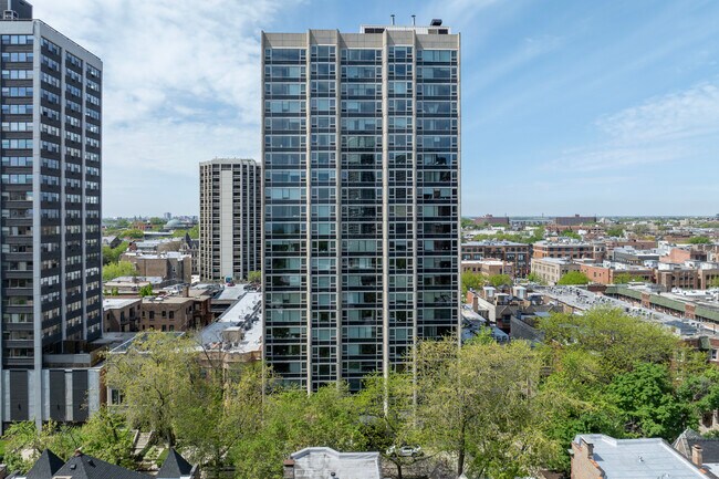 The Hampden Green in Chicago, IL - Foto de edificio - Building Photo