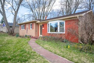 615 N Staats Dr in Bloomington, IN - Building Photo