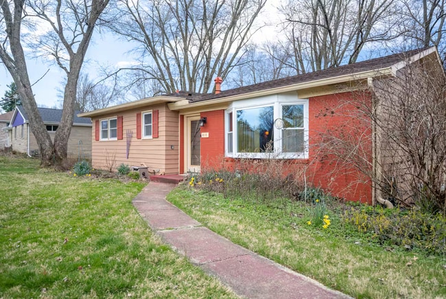 property at 615 N Staats Dr