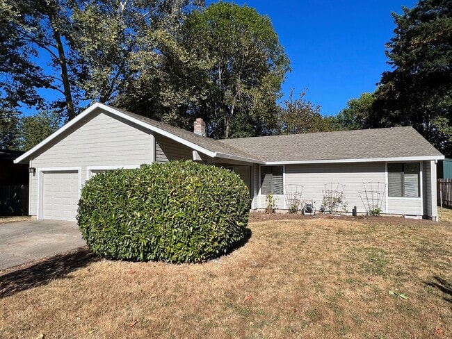 3041 SE Timberlake Dr in Hillsboro, OR - Building Photo - Building Photo