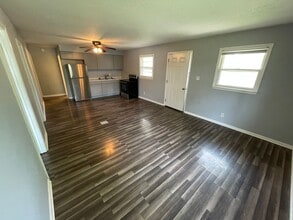 261-263 Stuart Ave in Shelbyville, KY - Building Photo - Building Photo