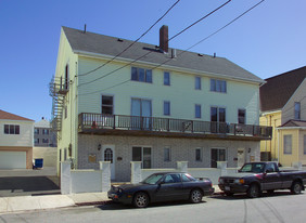 152 Tuttle St Apartments