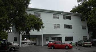 Lindstrom House Apartments in San Diego, CA - Building Photo