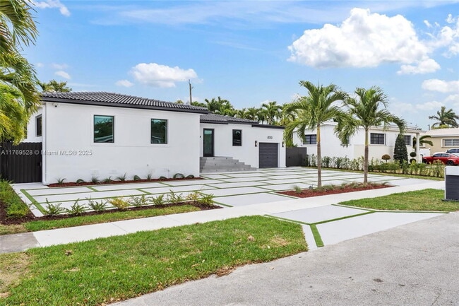 8550 SW 28th St