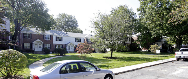 Rye Colony Apartment in Rye, NY - Building Photo - Building Photo