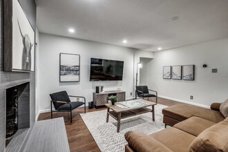 13739 Spring Grove Ave in Dallas, TX - Building Photo - Building Photo