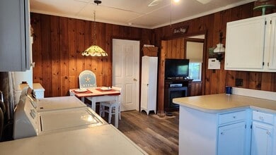 16256 Smith Beach Rd in Eastville, VA - Building Photo - Building Photo
