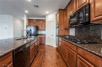 9306 Goldenbush Ct in Las Vegas, NV - Building Photo - Building Photo