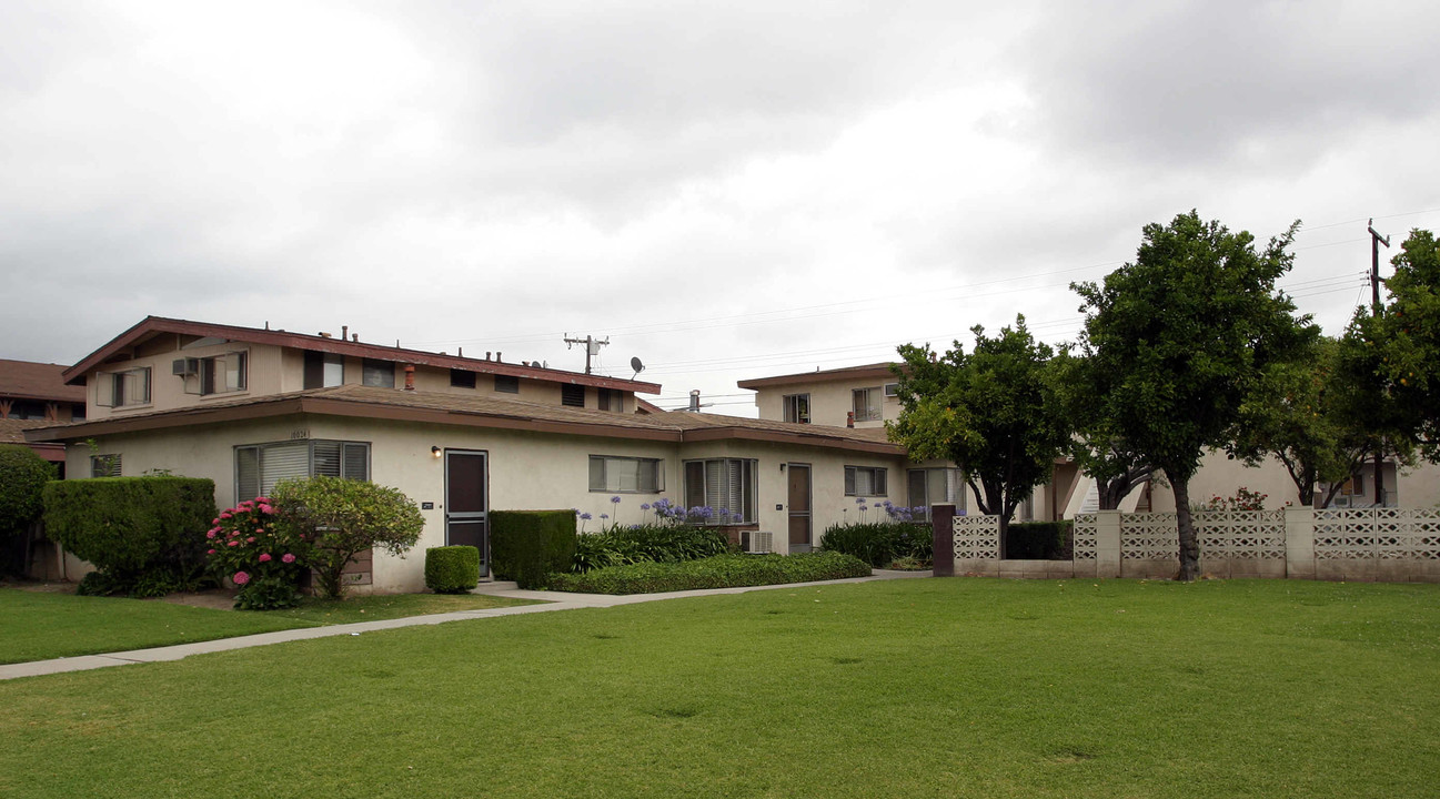 10024 Ben Hur Ave in Whittier, CA - Foto de edificio