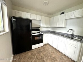 1229 Willow Branch Ave-Unit -4 in Jacksonville, FL - Foto de edificio - Building Photo