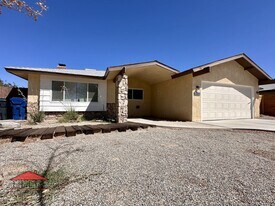 224 Larkspur St in Ridgecrest, CA - Building Photo