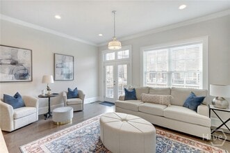 433 Port St in Savannah, GA - Building Photo - Building Photo