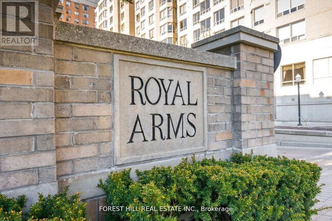 5418 Yonge St in Toronto, ON - Building Photo - Building Photo