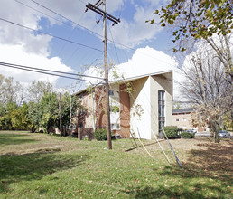 Coves at Columbus on Mayfield Place in Bexley, OH - Building Photo - Building Photo