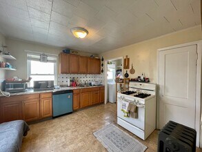 63 Brock St, Unit 2 in Boston, MA - Building Photo - Building Photo