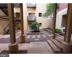 130 Arch St in Philadelphia, PA - Building Photo - Building Photo