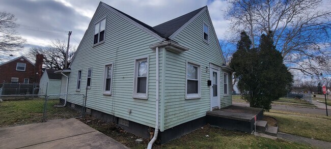 15851 Curtis St in Detroit, MI - Building Photo - Building Photo