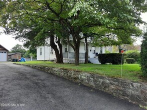 55 Valley Rd in Greenwich, CT - Building Photo - Building Photo