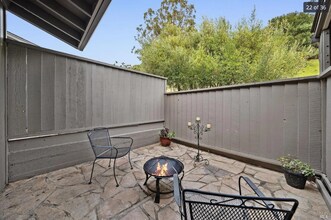 31 Corte Mesa Dr in San Rafael, CA - Building Photo - Building Photo