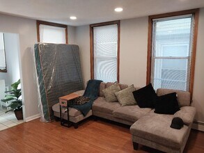 4 Union Ave, Unit 1 in Everett, MA - Building Photo - Building Photo