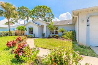 3214 Juniper Dr in Edgewater, FL - Building Photo - Building Photo