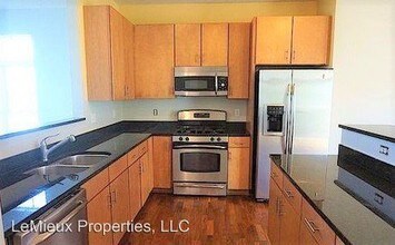 12201 82nd Ave N in Maple Grove, MN - Building Photo - Building Photo