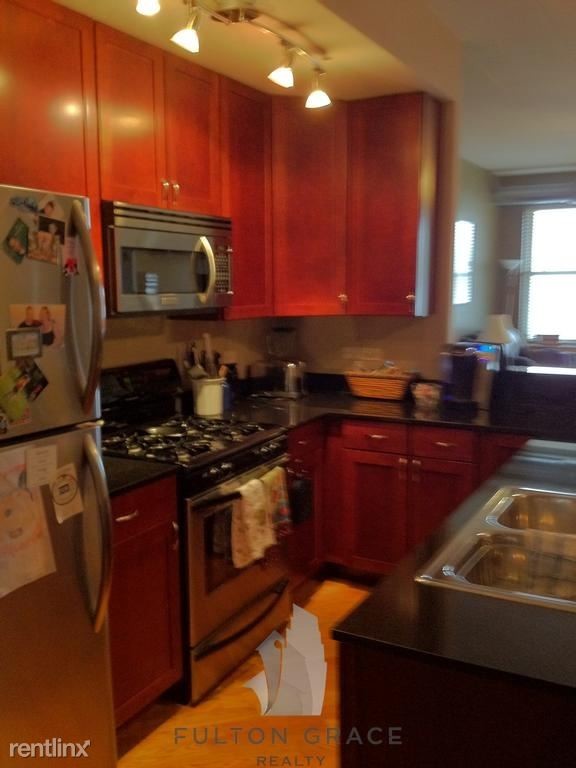 3550 W Montrose Ave-Unit -# 303 in Chicago, IL - Building Photo - Building Photo