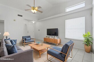 12130 Rd House Dr in El Paso, TX - Building Photo - Building Photo