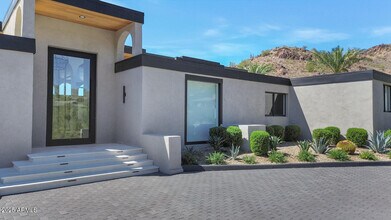 6664 N 40th St in Paradise Valley, AZ - Building Photo - Building Photo