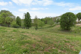 934 Hedge Apple Dr in Clarksville, TN - Building Photo - Building Photo