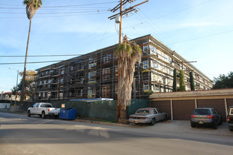 4820 Bellflower Ave in North Hollywood, CA - Foto de edificio - Building Photo