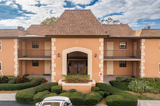 LaBelle of Largo in Largo, FL - Foto de edificio - Building Photo