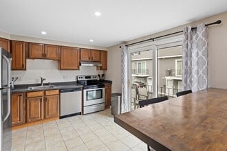 1221 Pawtucket Blvd in Lowell, MA - Building Photo - Building Photo