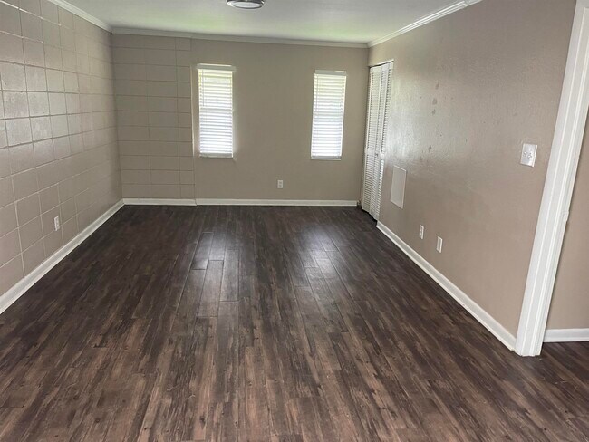 property at 1919 Dawsey St