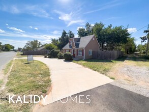 15 S Walnut St in Edmond, OK - Building Photo - Building Photo